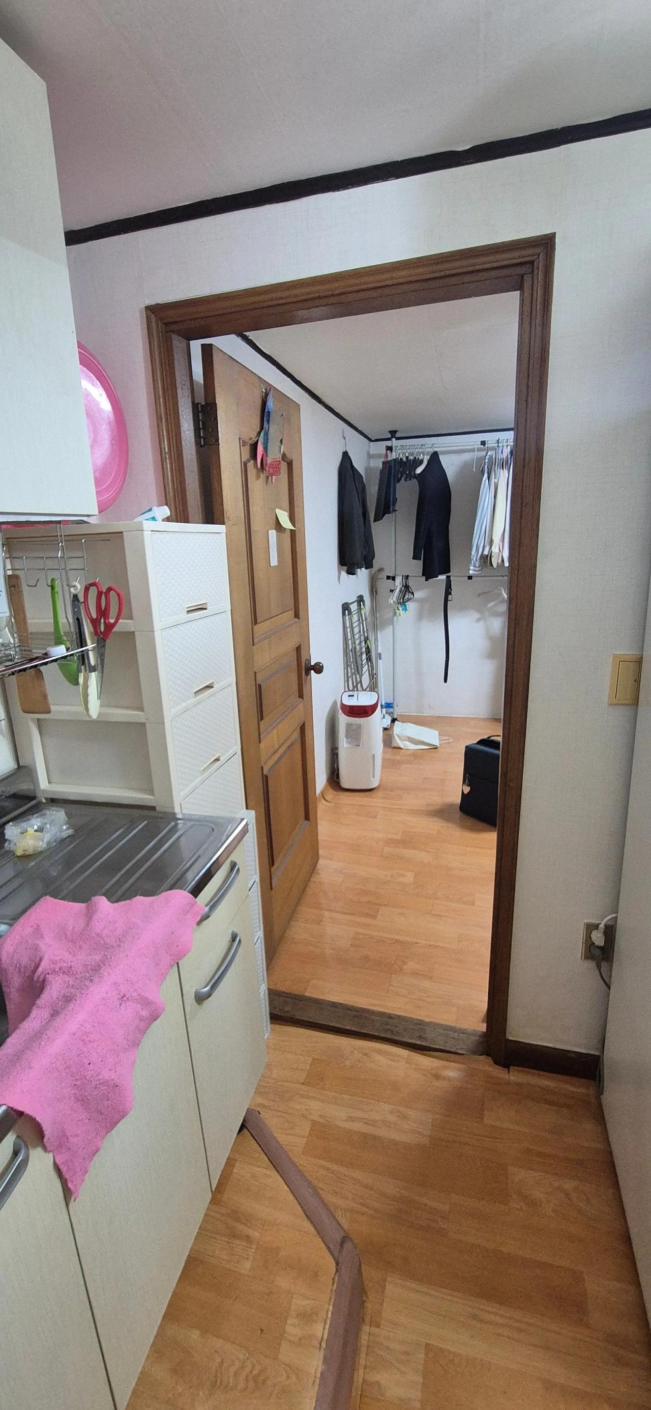 Room image 10