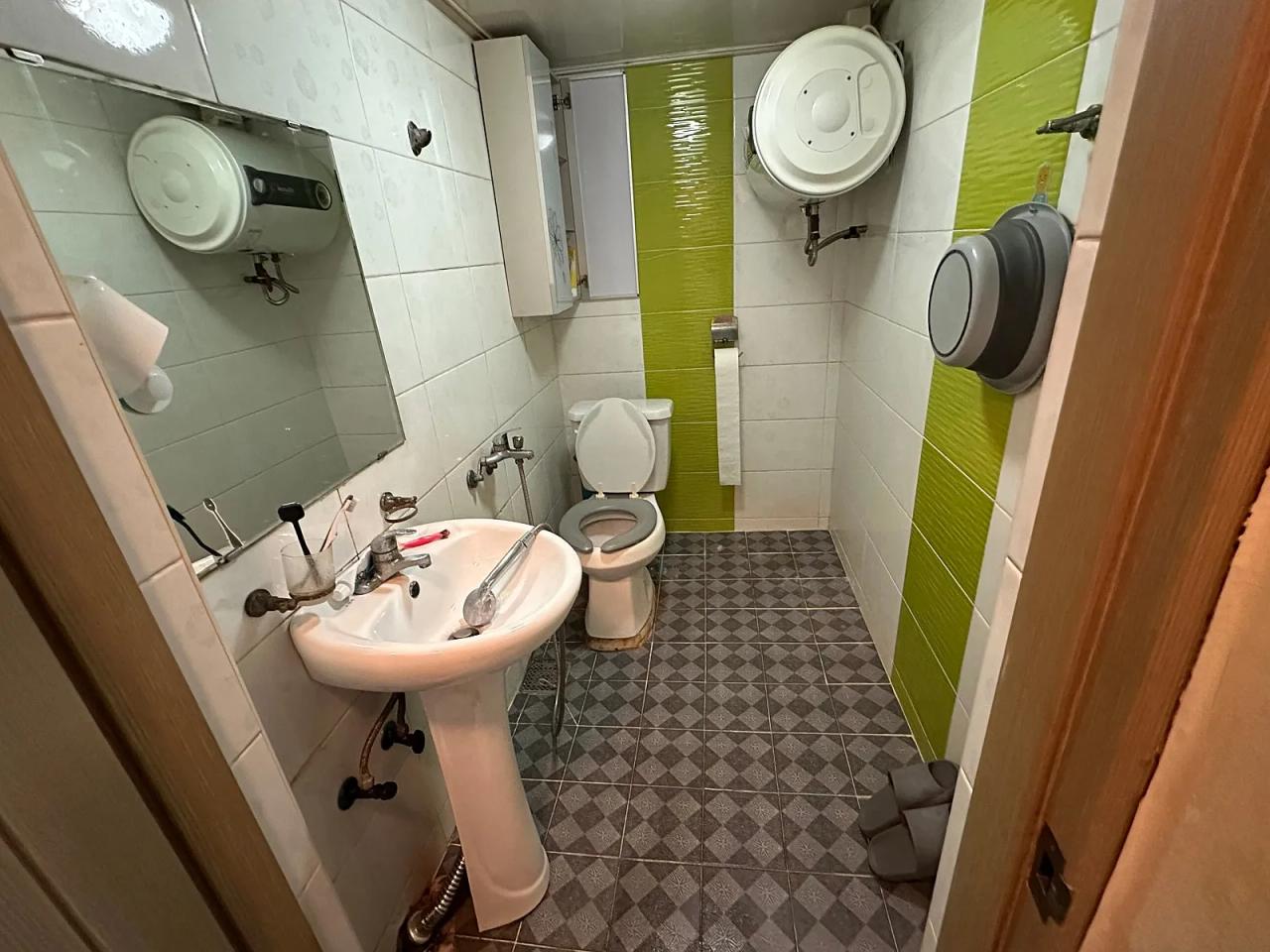Room image 8