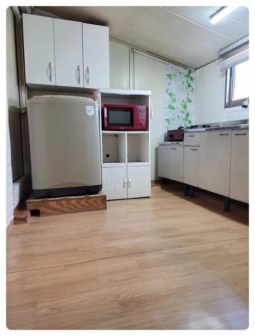 Room image 8
