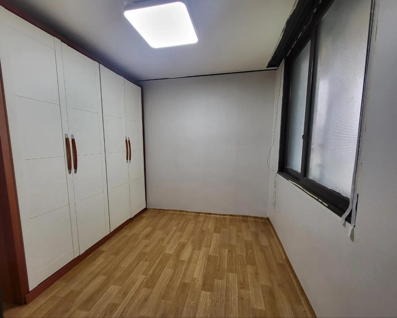 Room image 4