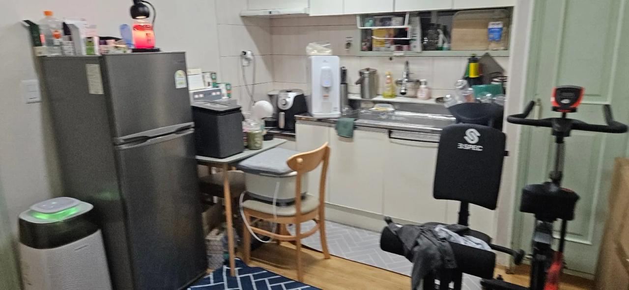 Room image 1