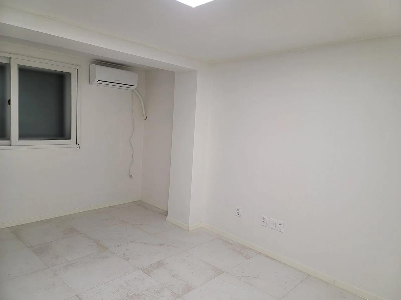Room image 3