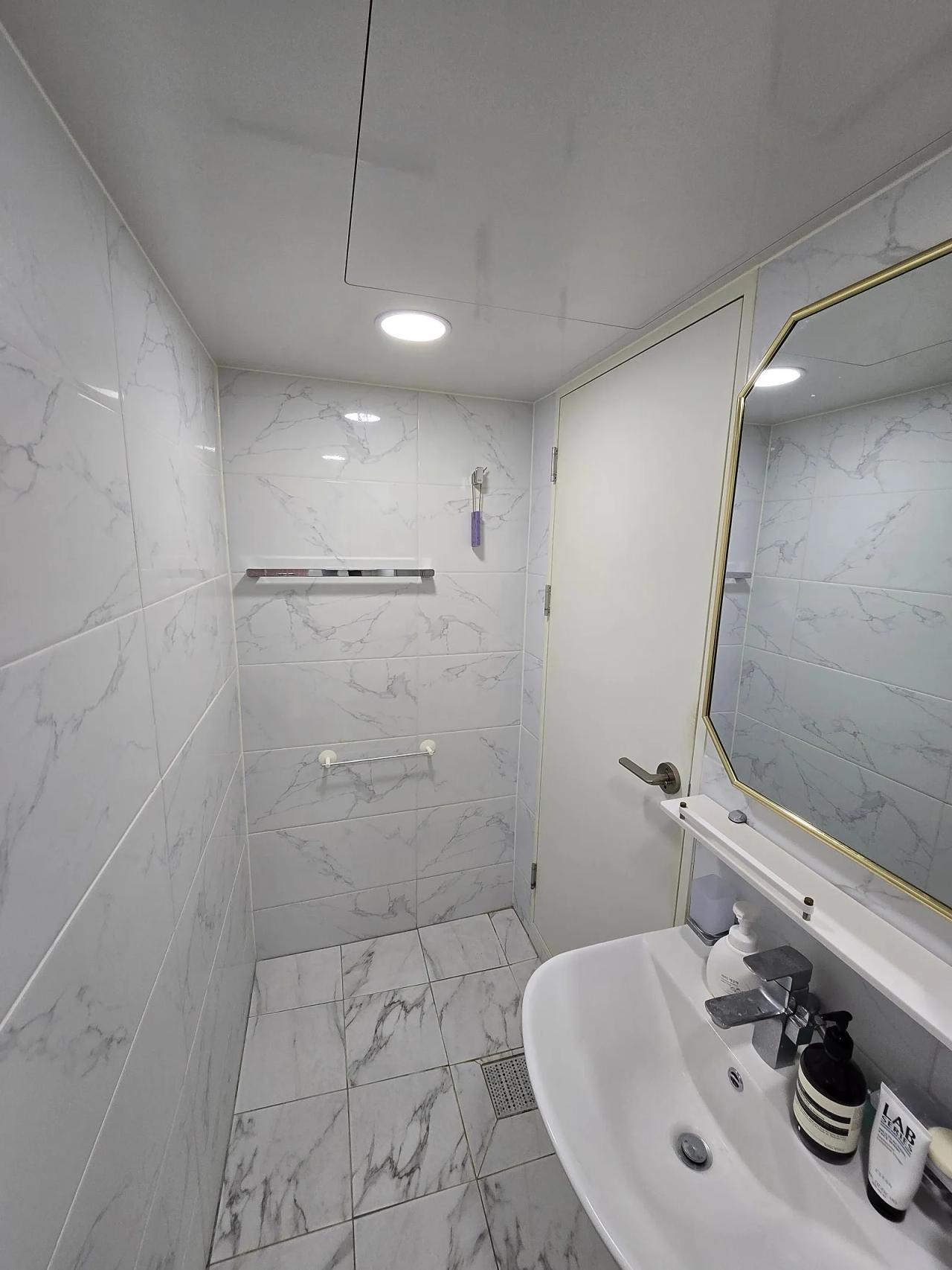 Room image 7