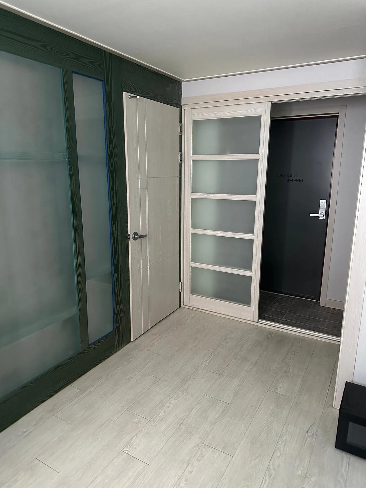 Room image 3