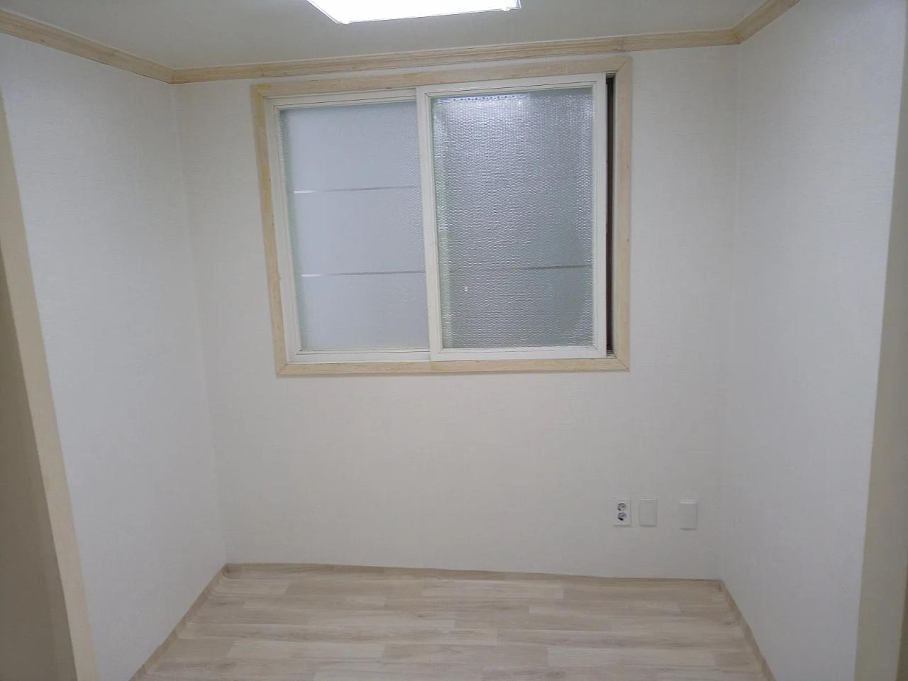 Room image 3