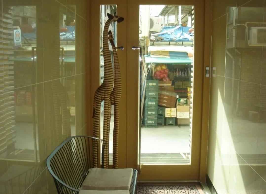 Room image 6