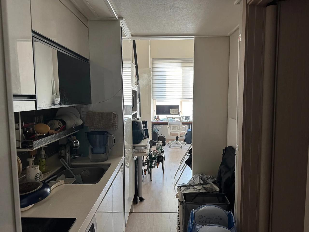 Room image 1