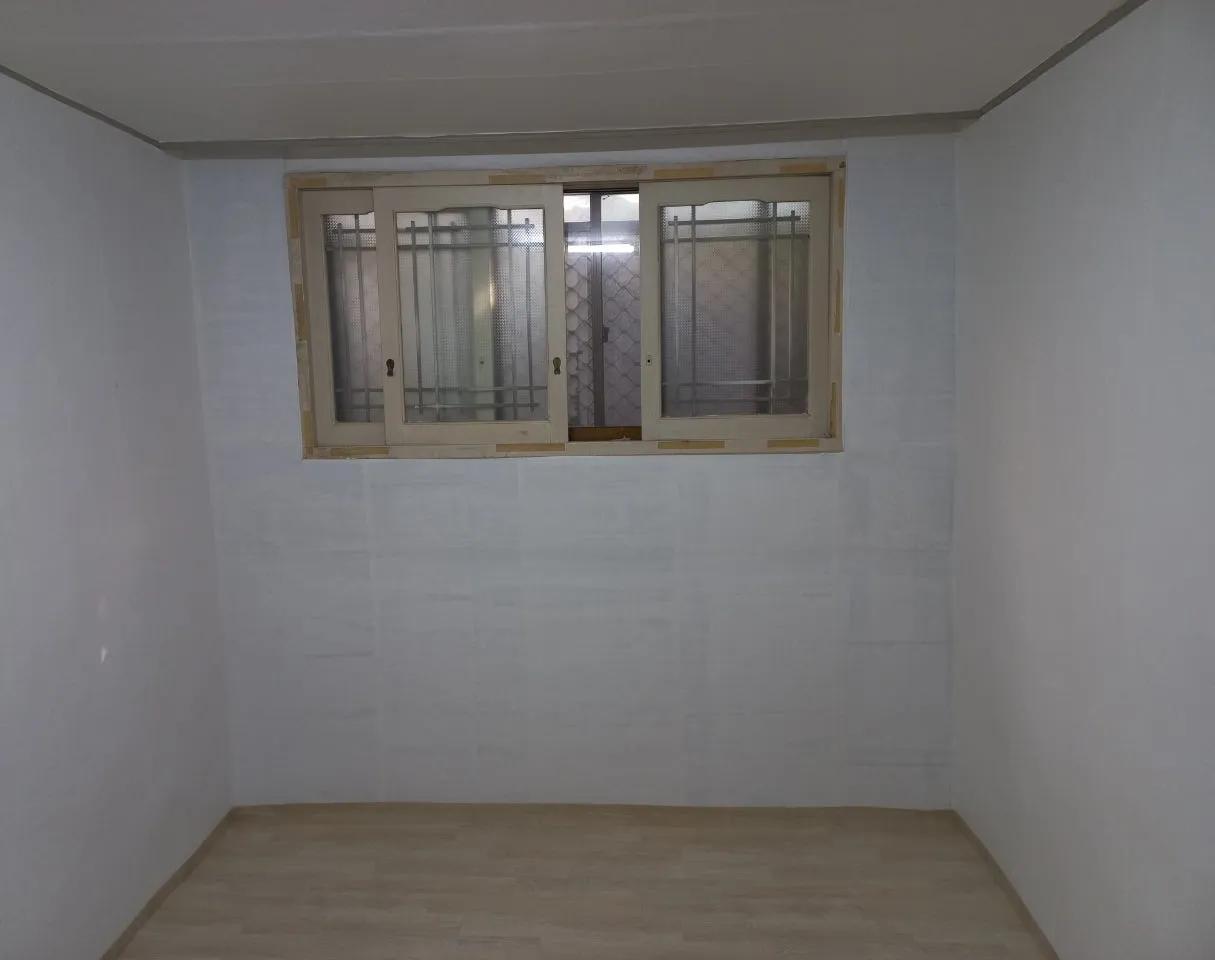 Room image 4