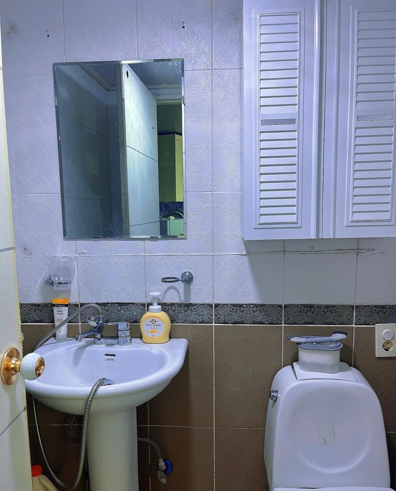 Room image 3