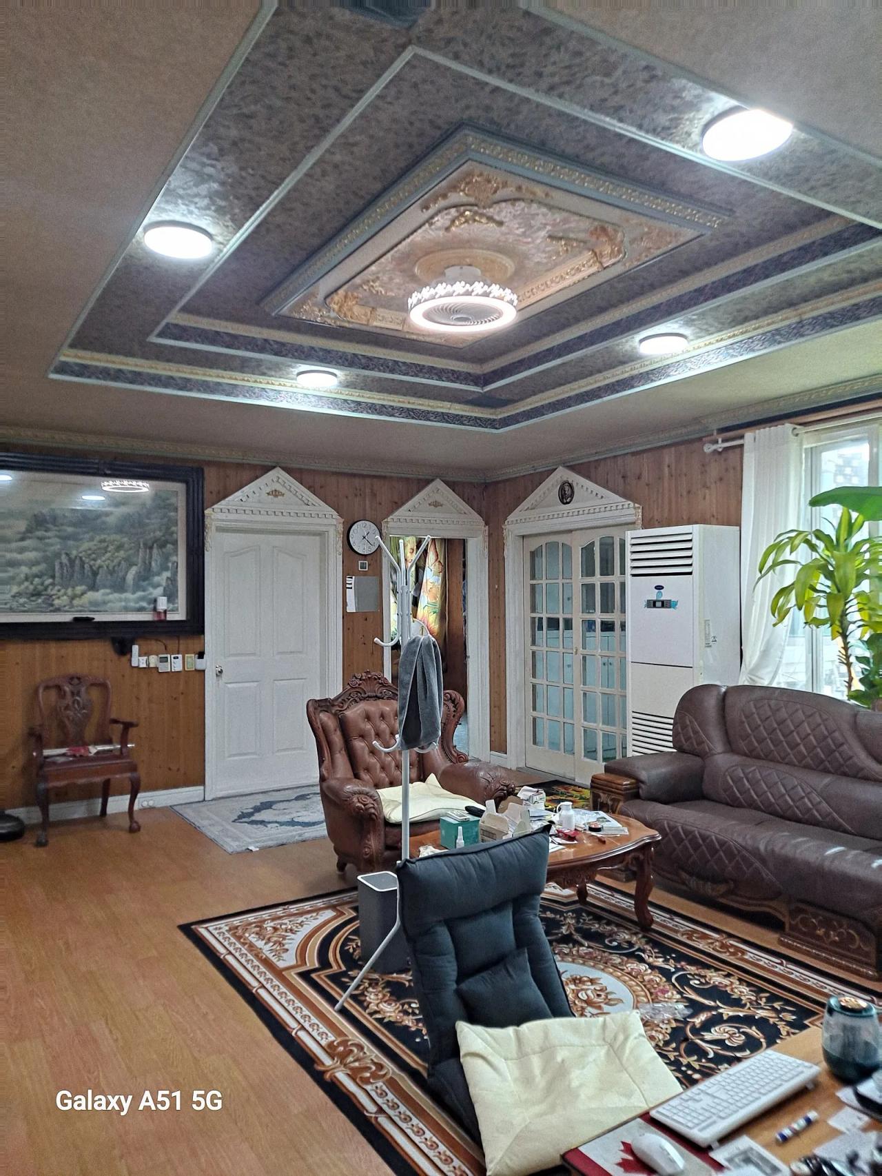 Room image 9