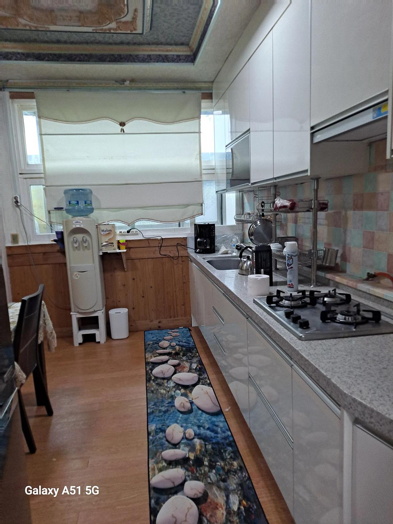 Room image 12
