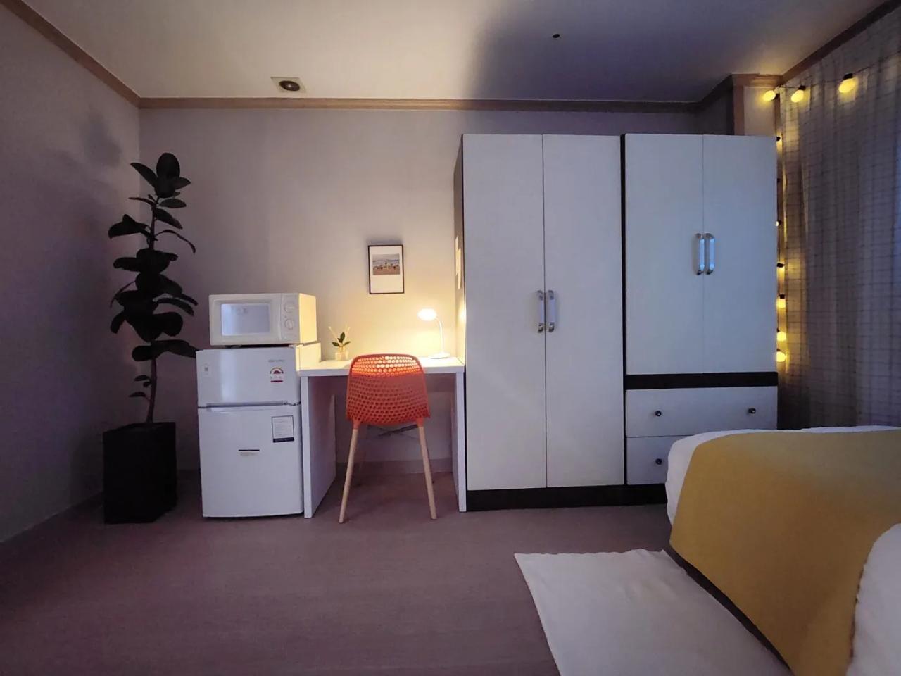 Room image 8