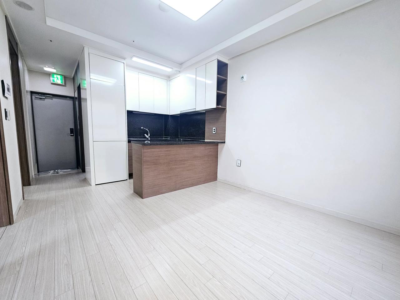 Room image 7