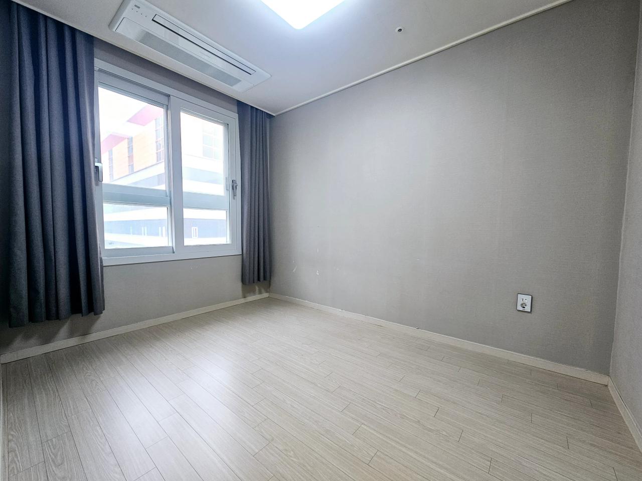 Room image 13