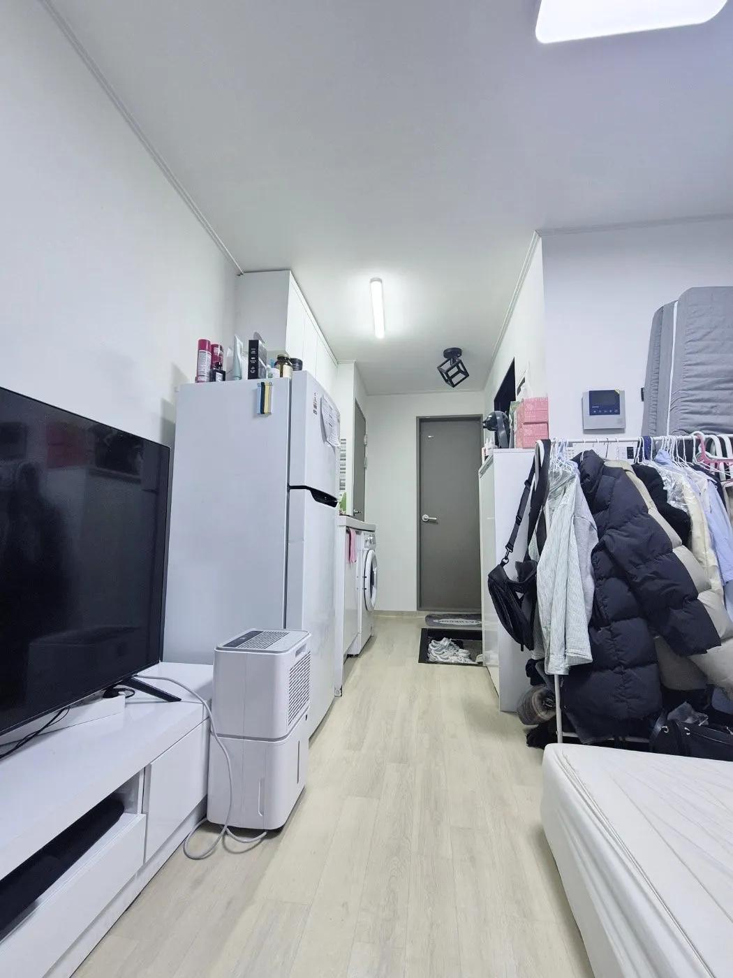 Room image 4