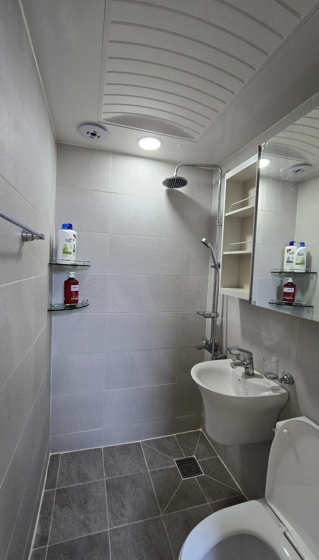 Room image 7