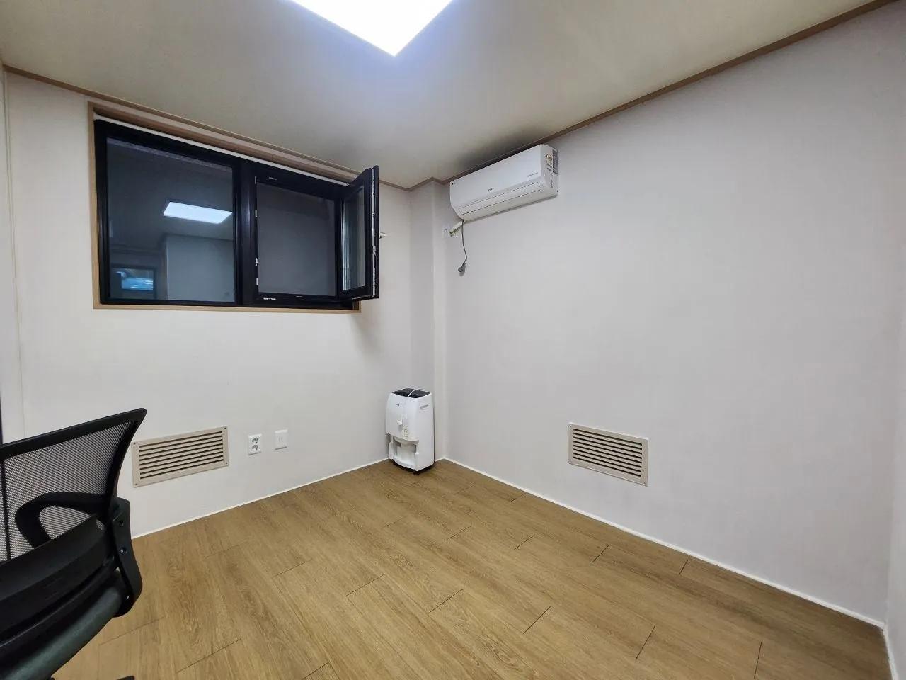 Room image 2