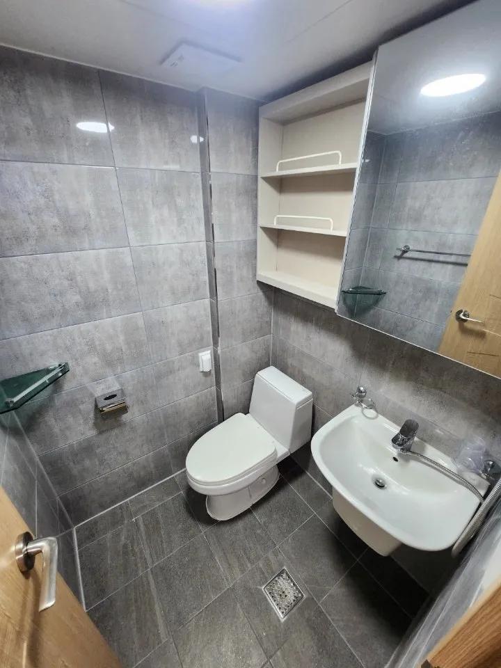 Room image 4