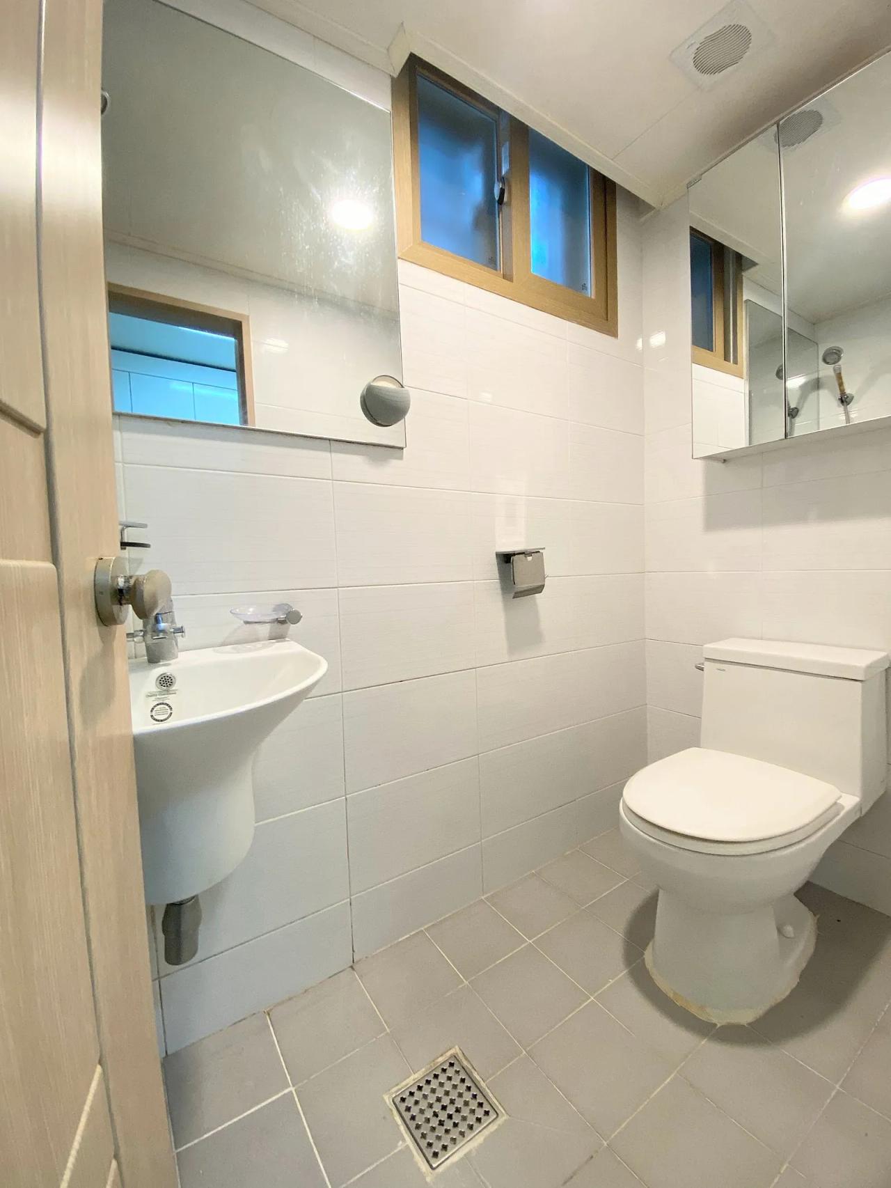 Room image 7