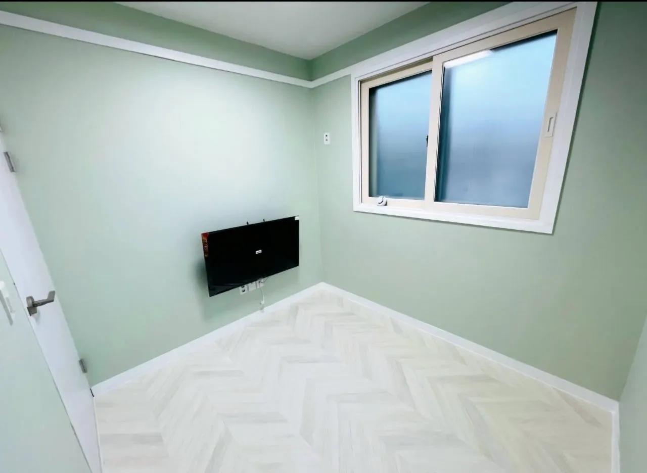 Room image 9