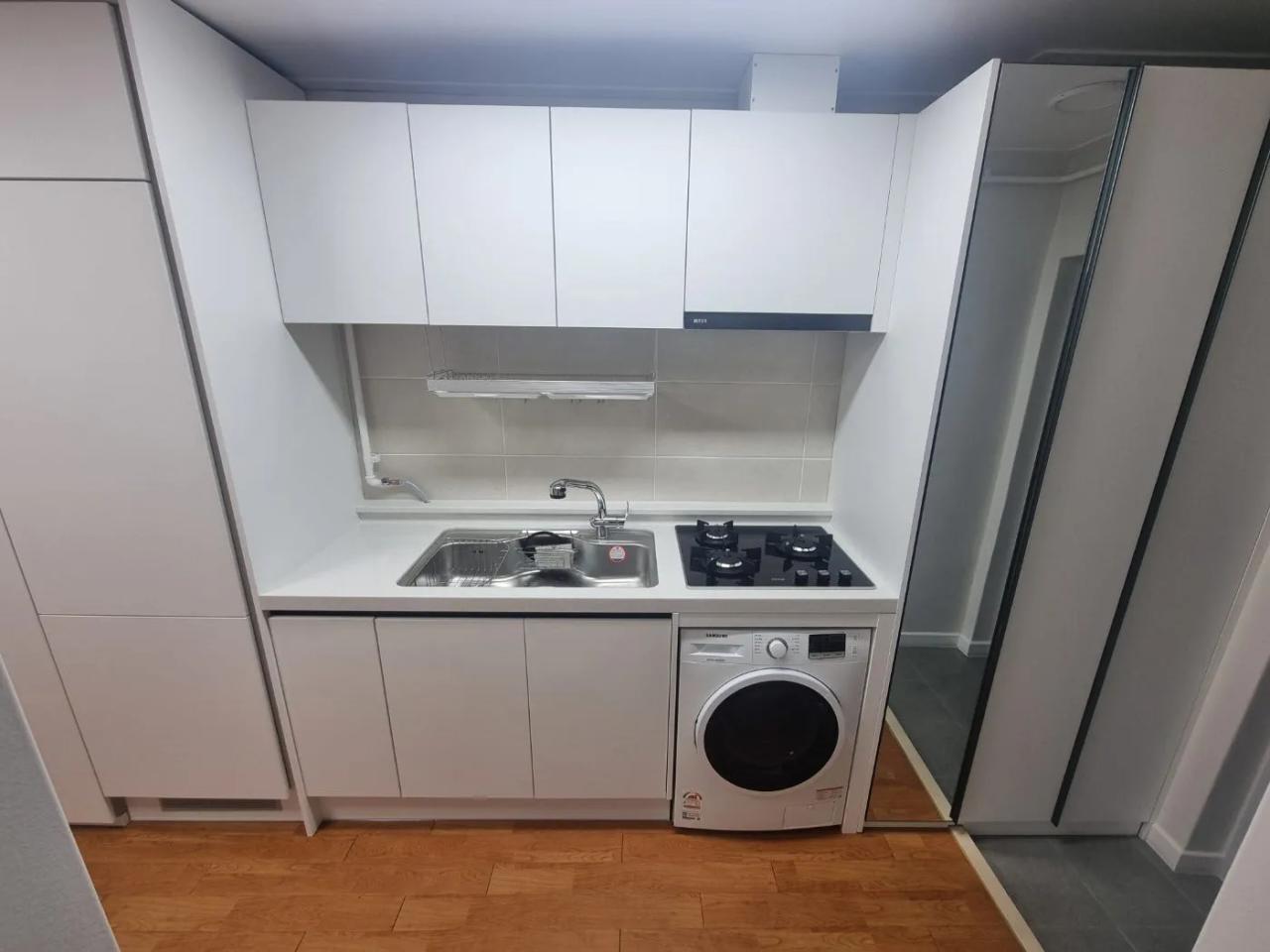 Room image 6