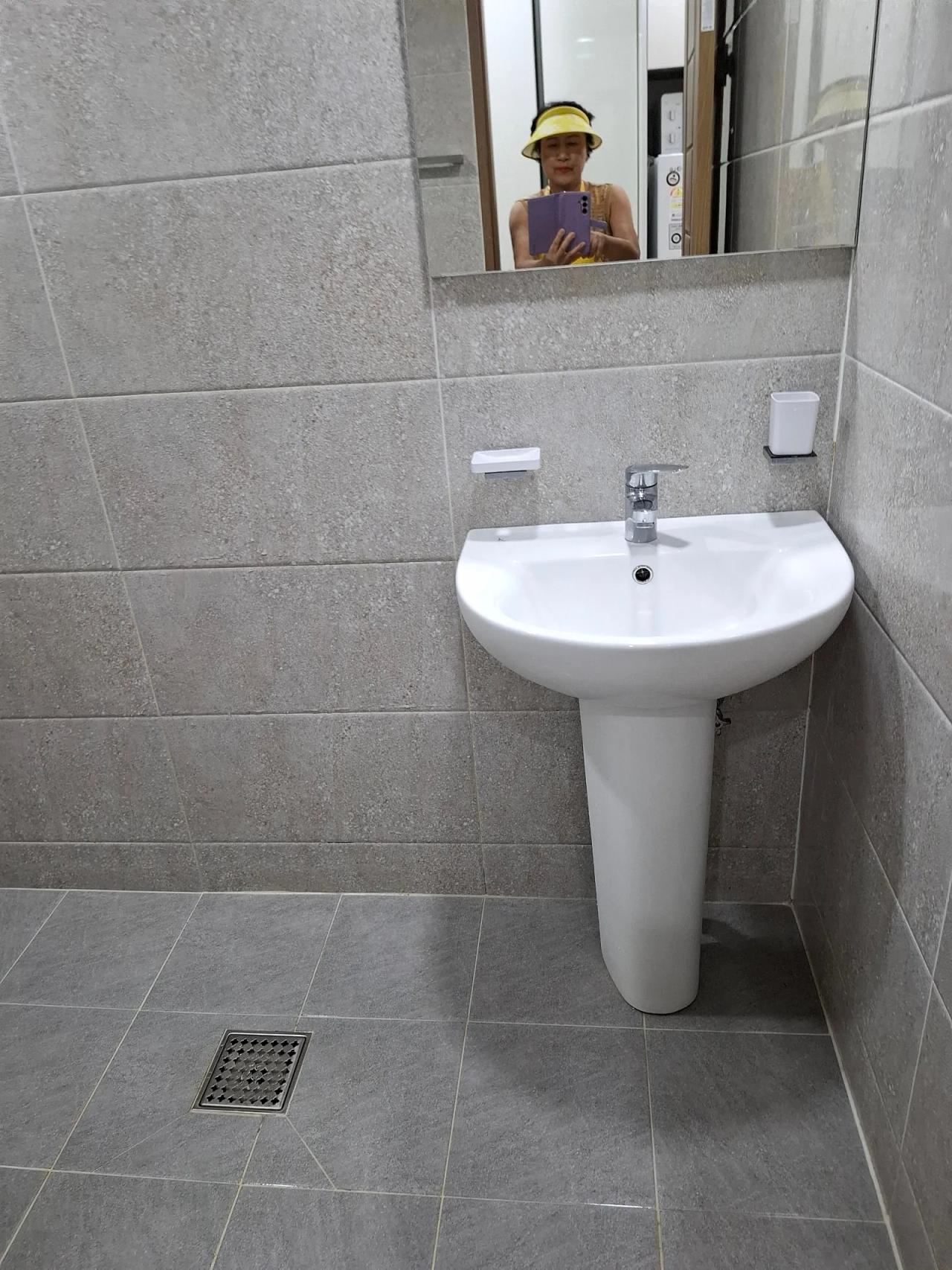 Room image 7