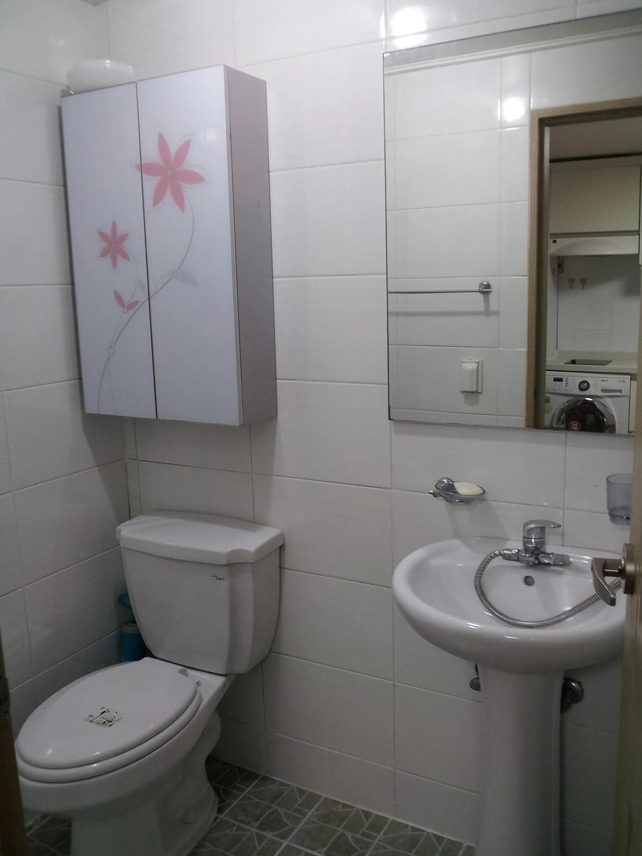 Room image 3