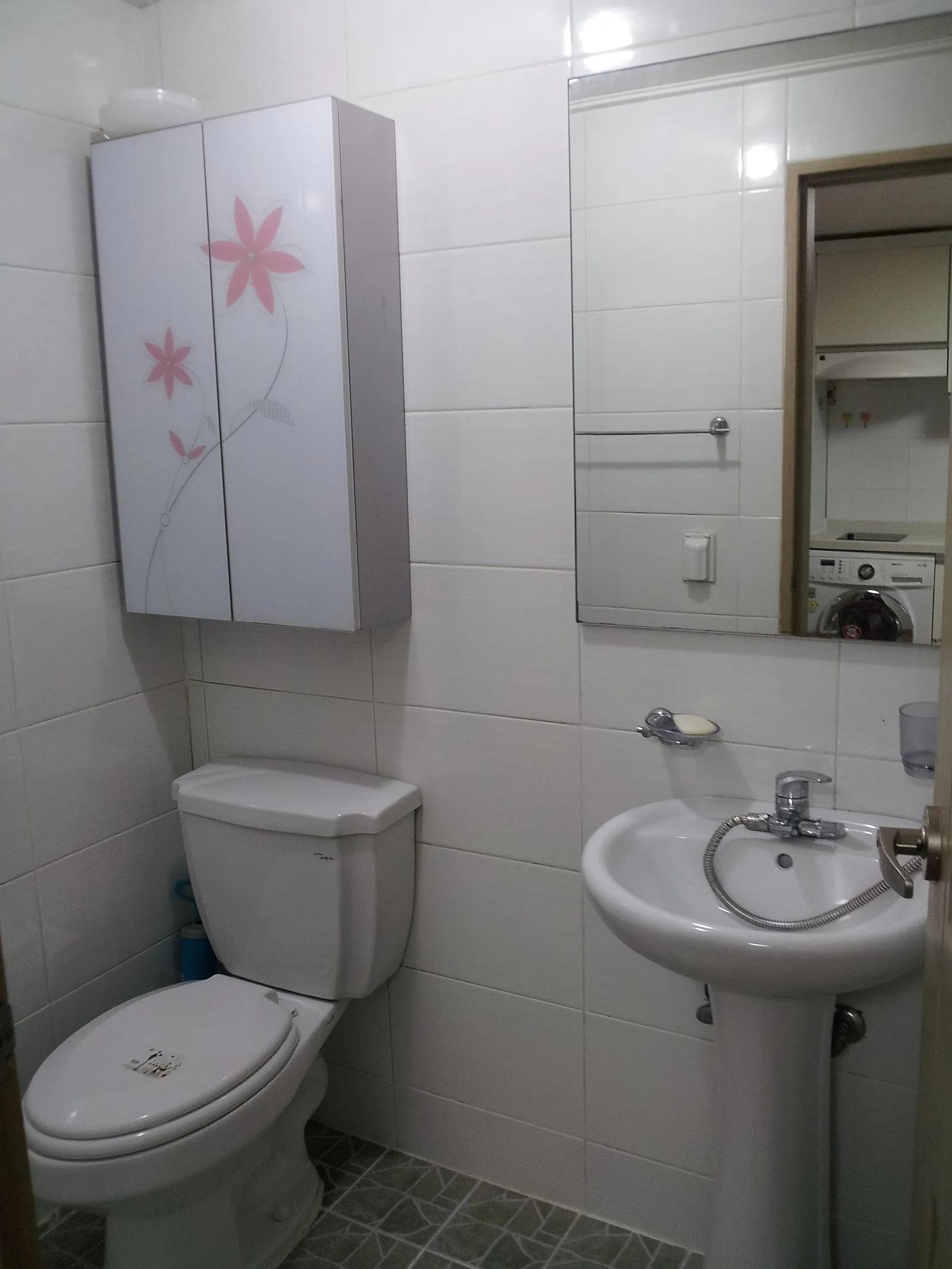 Room image2