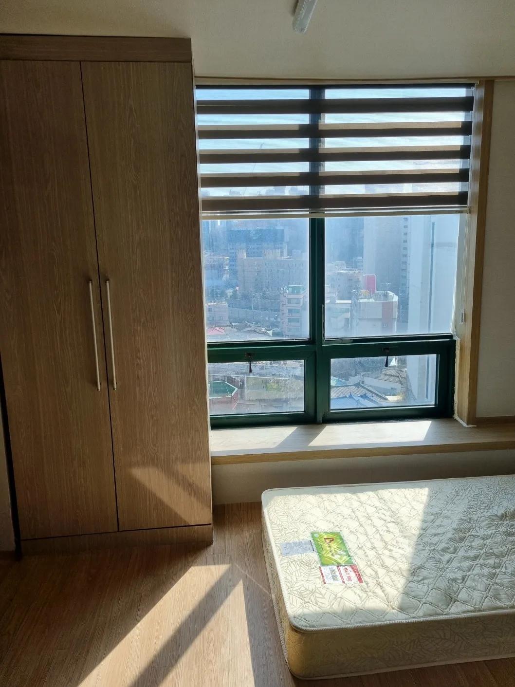 Room image 11