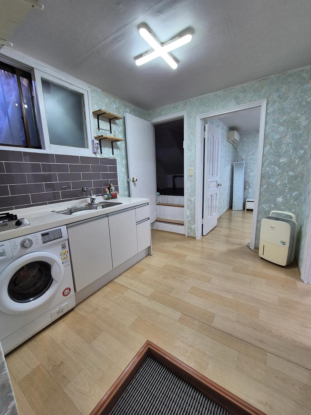Room image 6