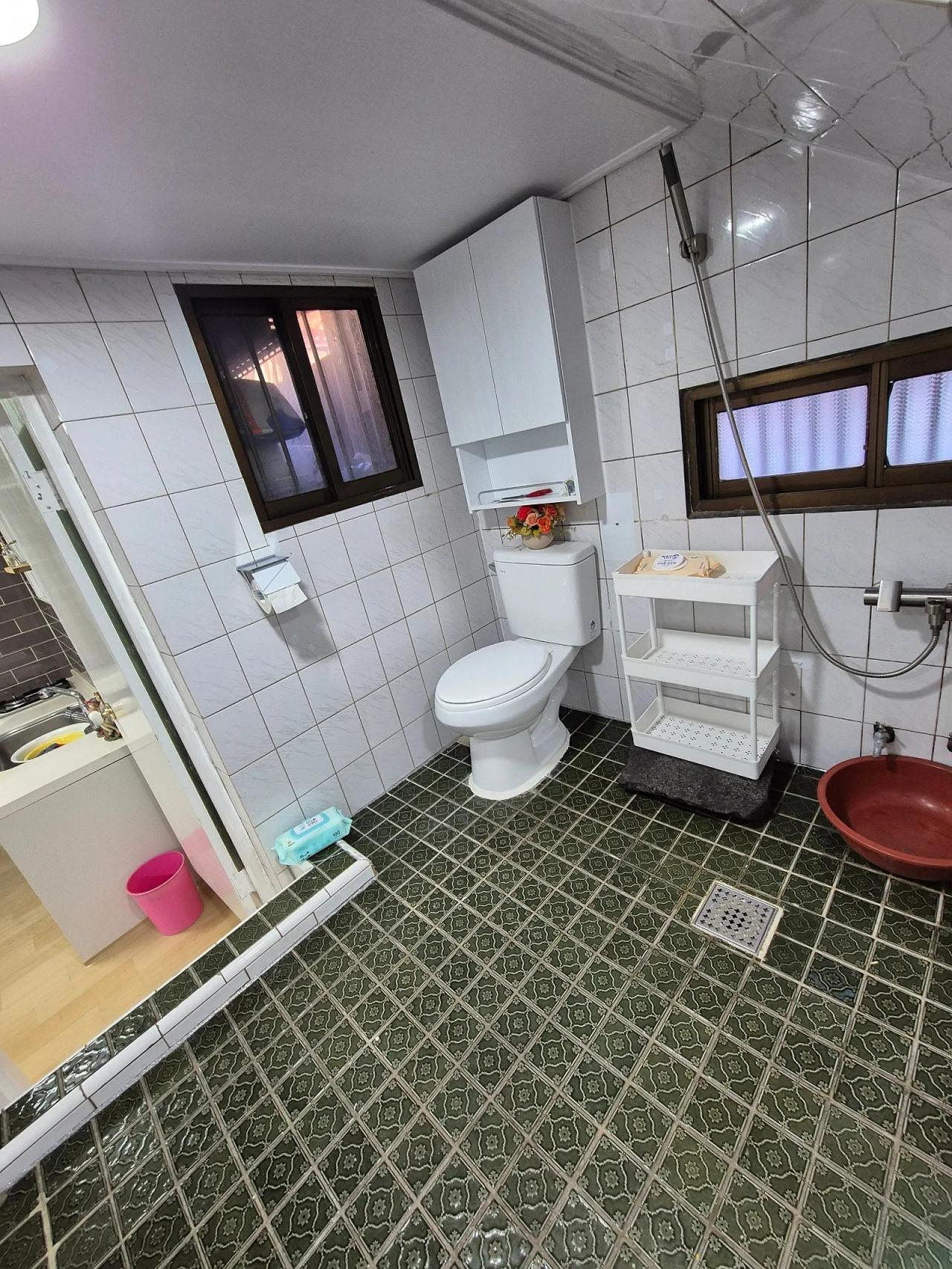 Room image 7