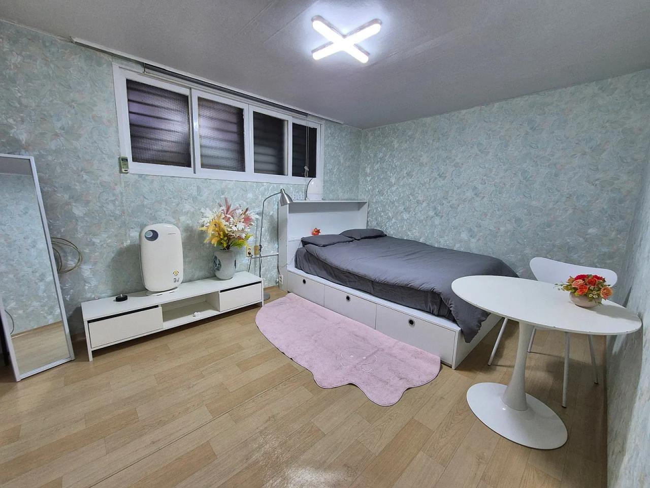 Room image 9