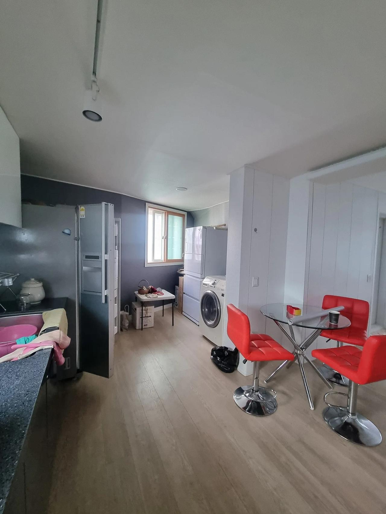 Room image 8