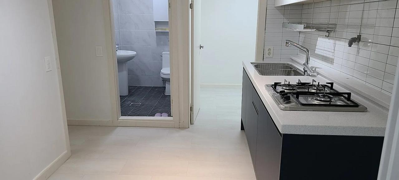 Room image 1