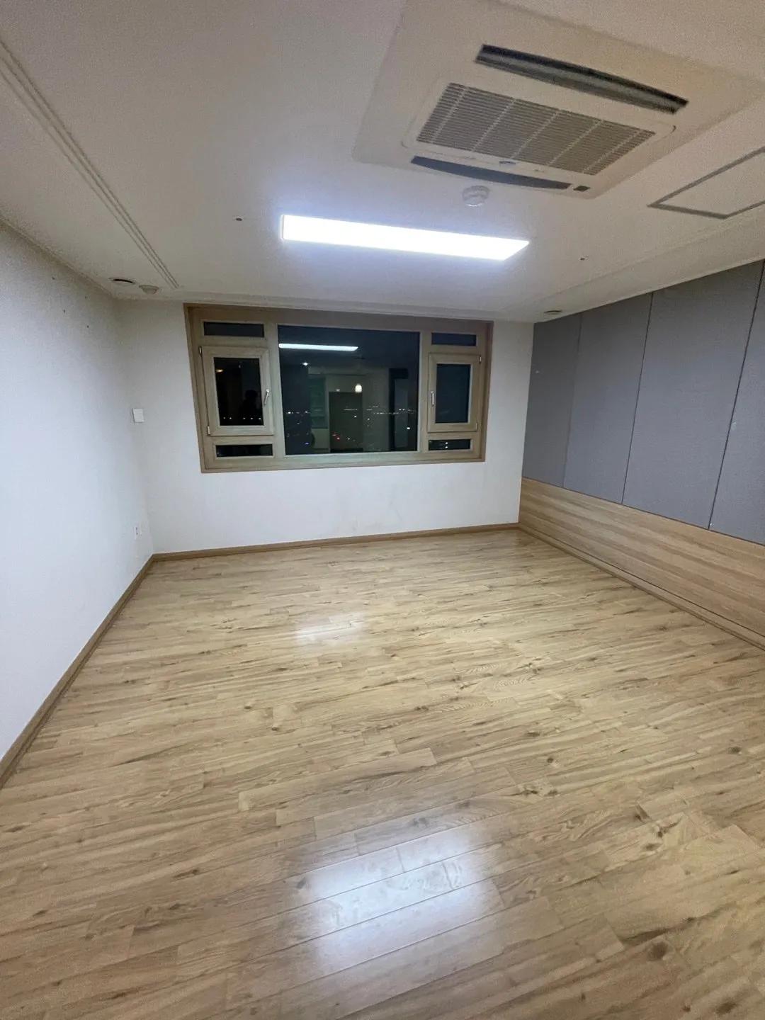 Room image 14