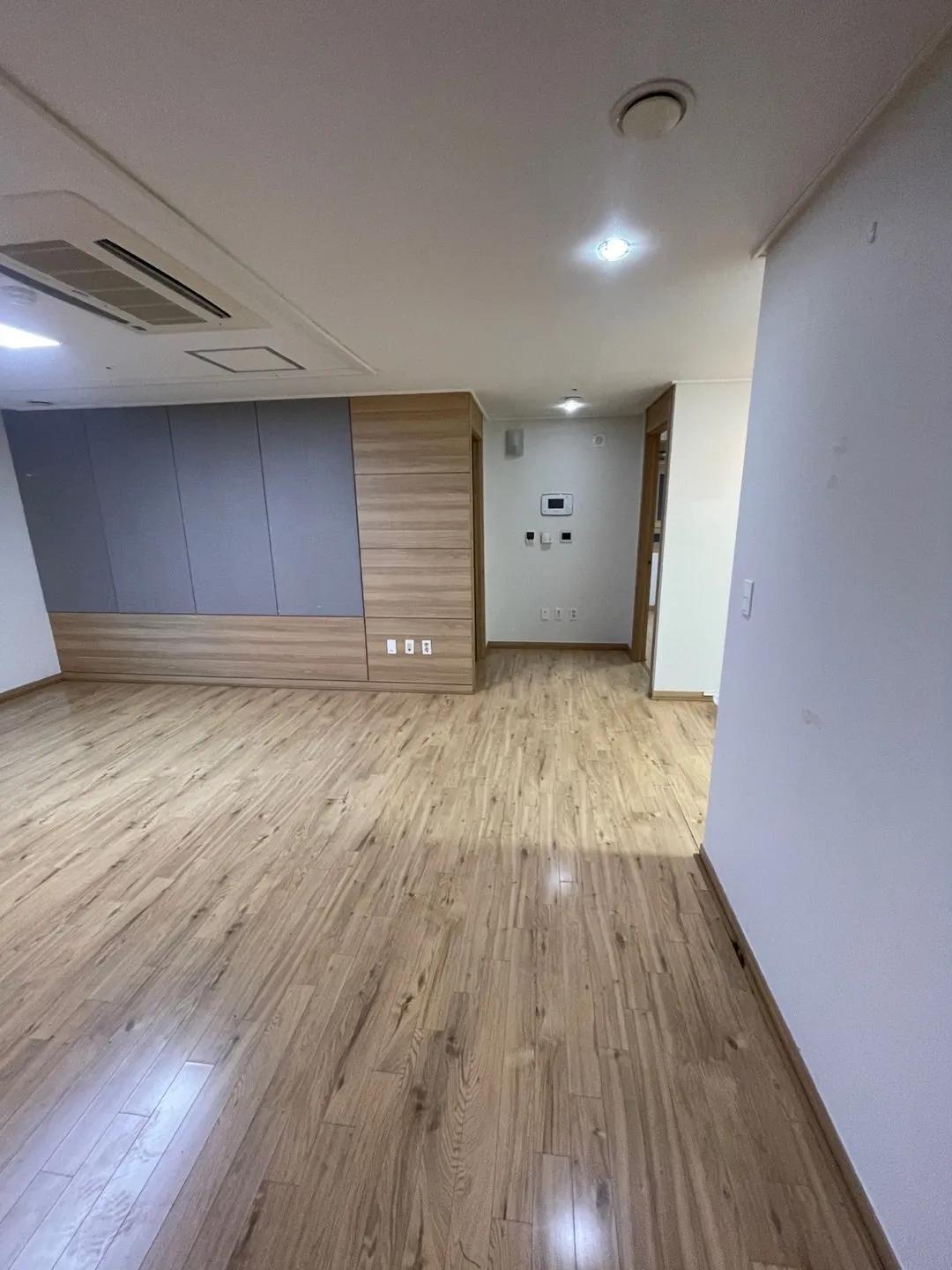 Room image 15