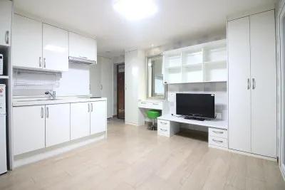 Room image 6