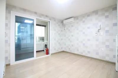 Room image 7