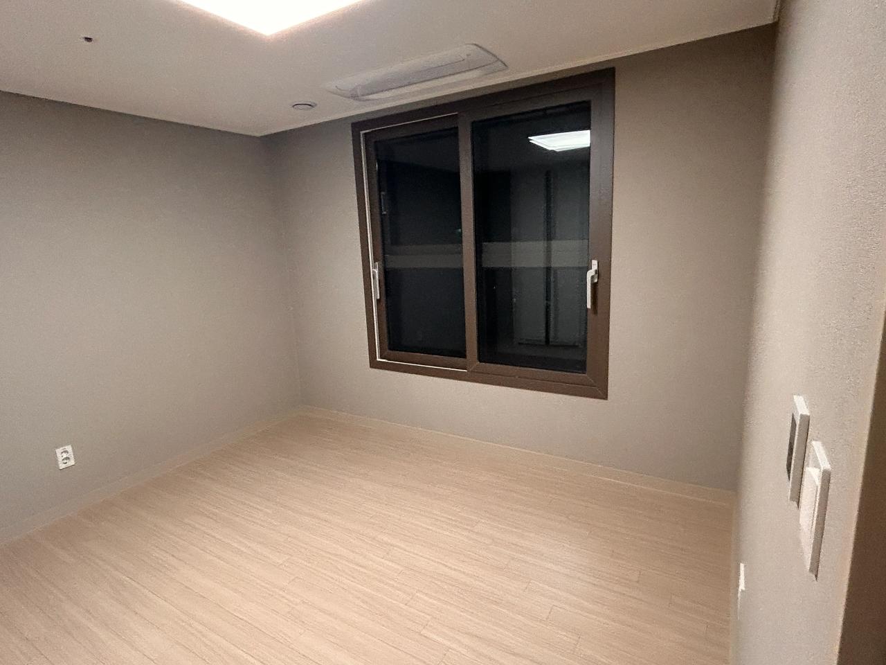 Room image 6