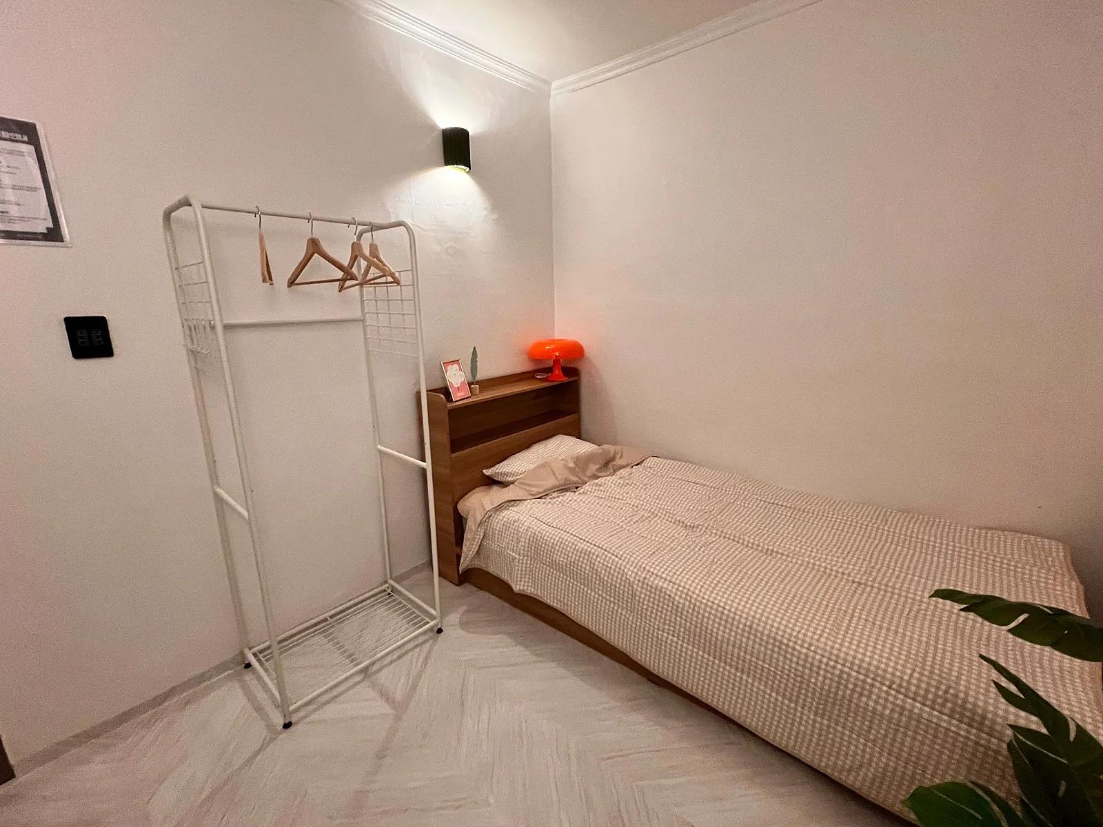 Room image8