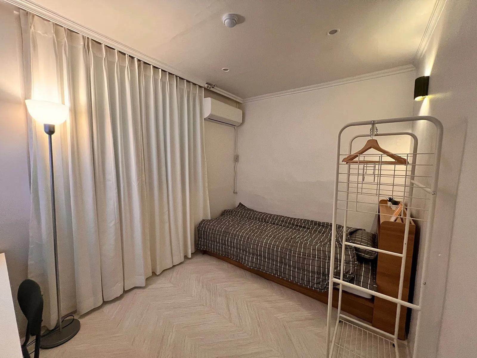 Room image9