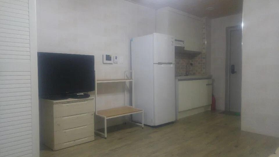 Room image 3