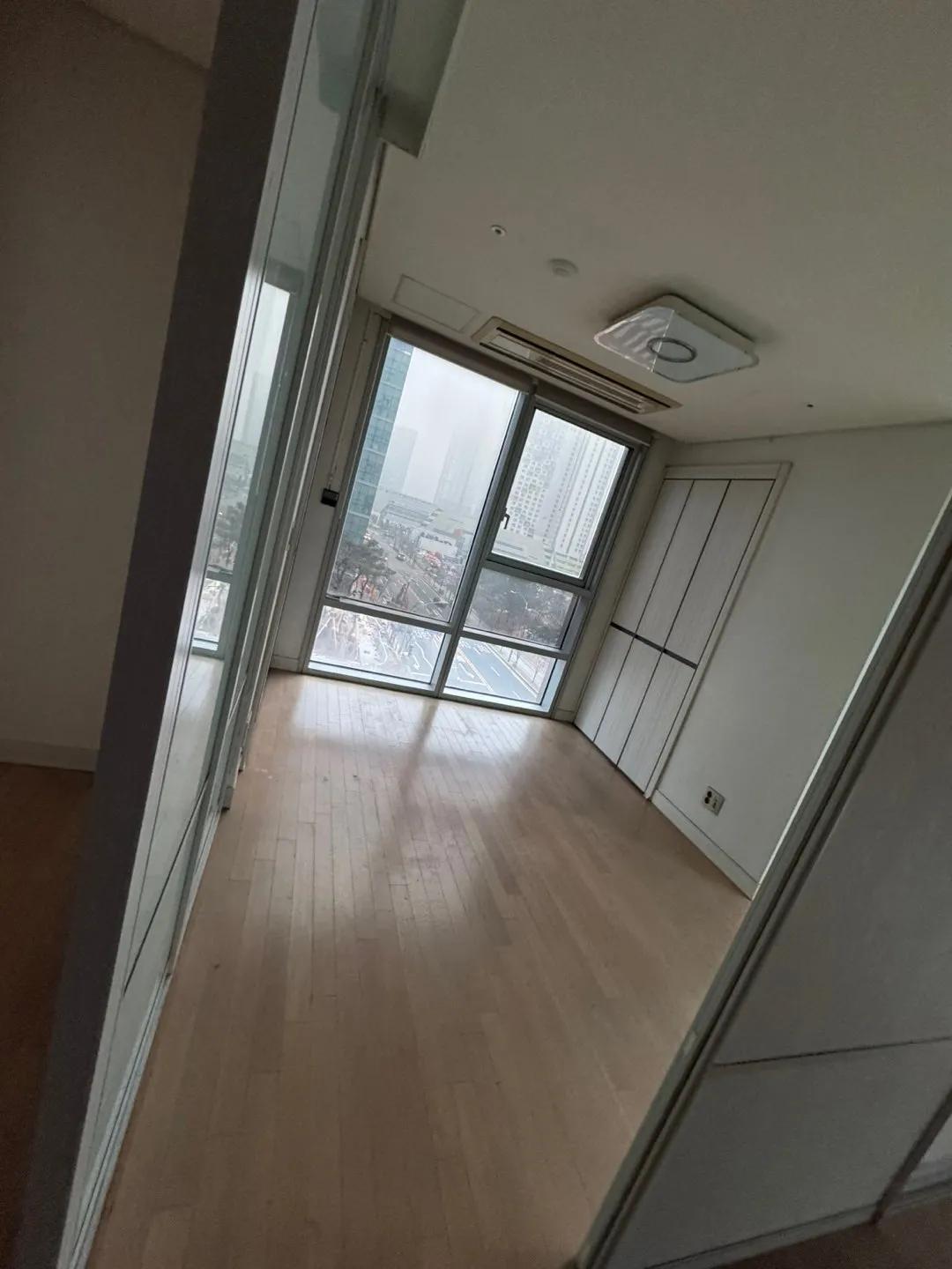 Room image 5