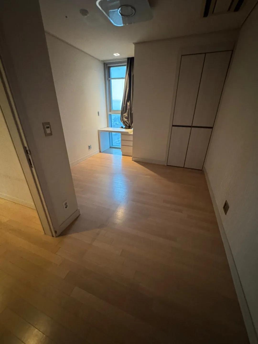 Room image 17