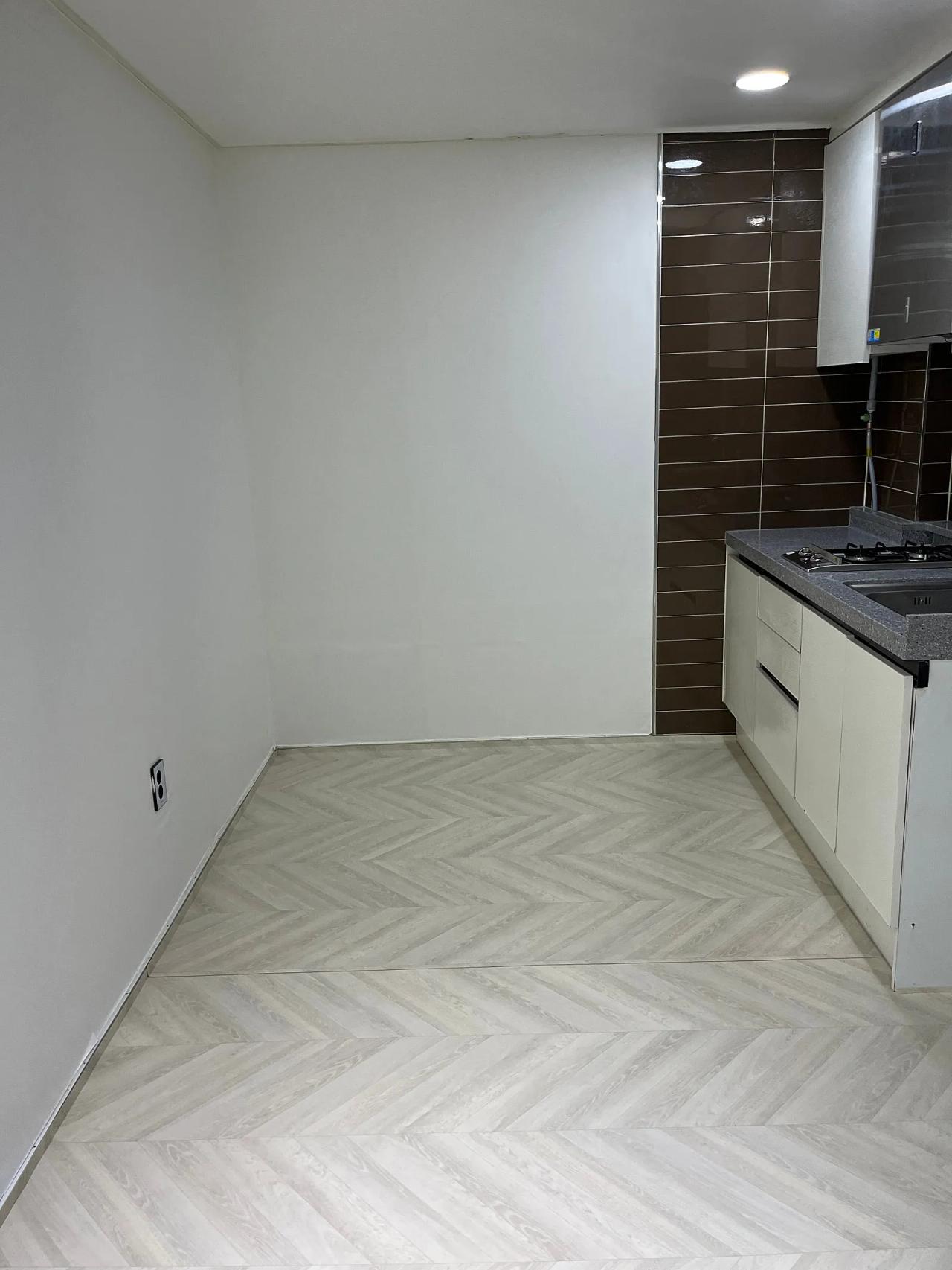 Room image 17
