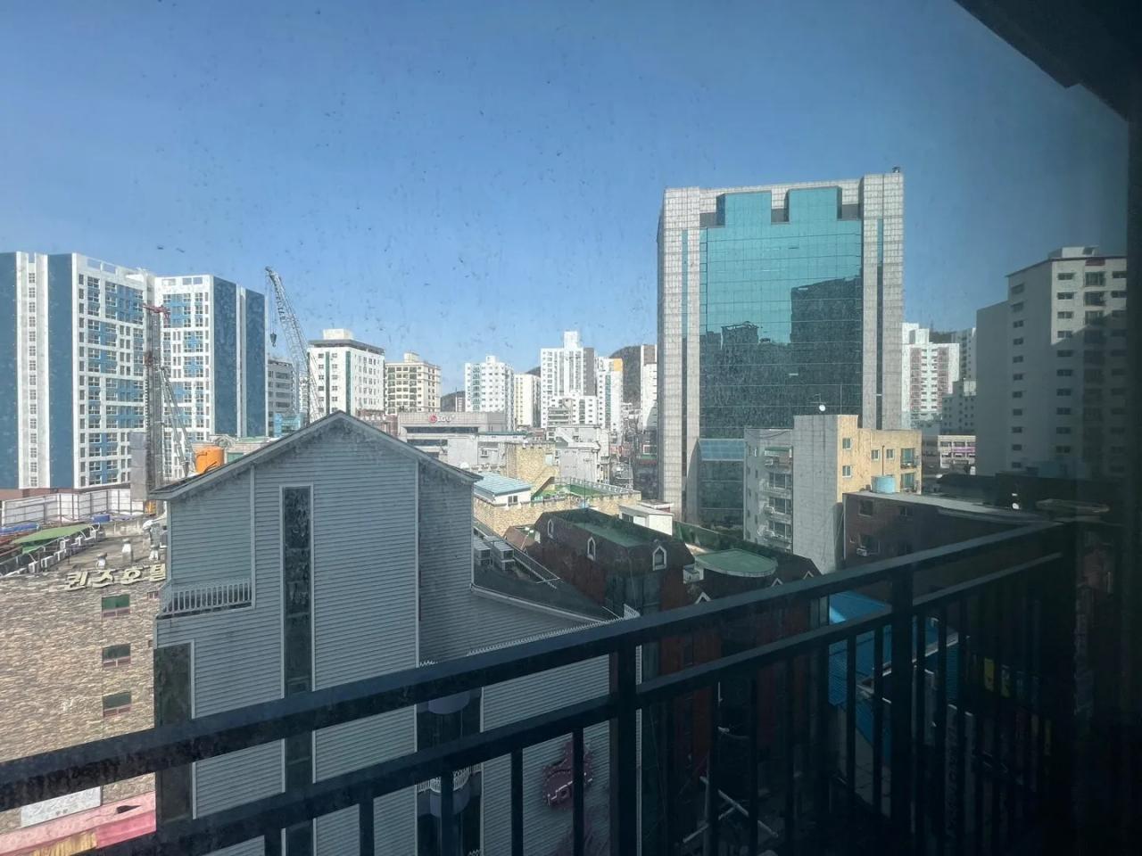Room image 8