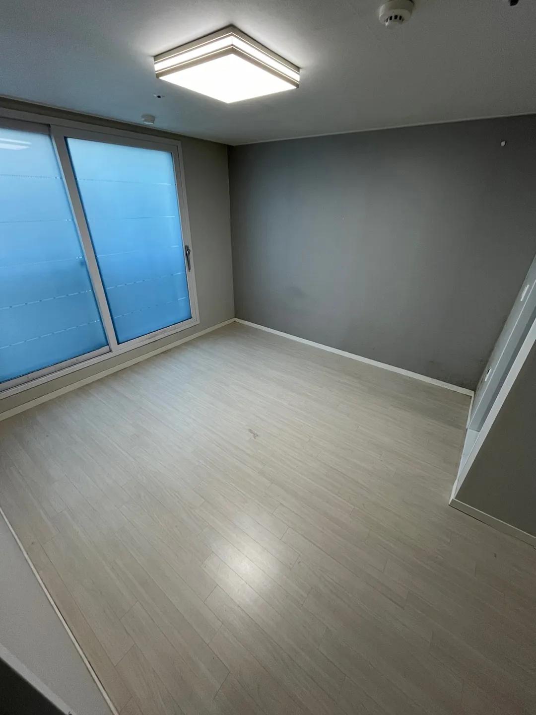 Room image 6