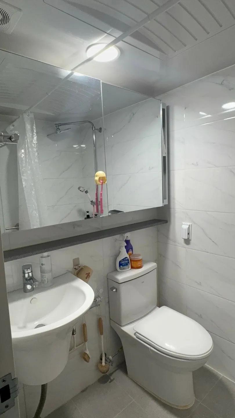 Room image 8