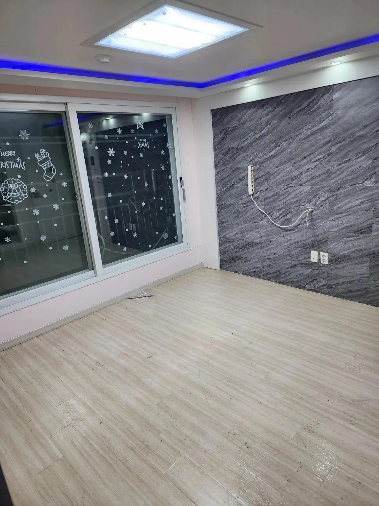 Room image 3