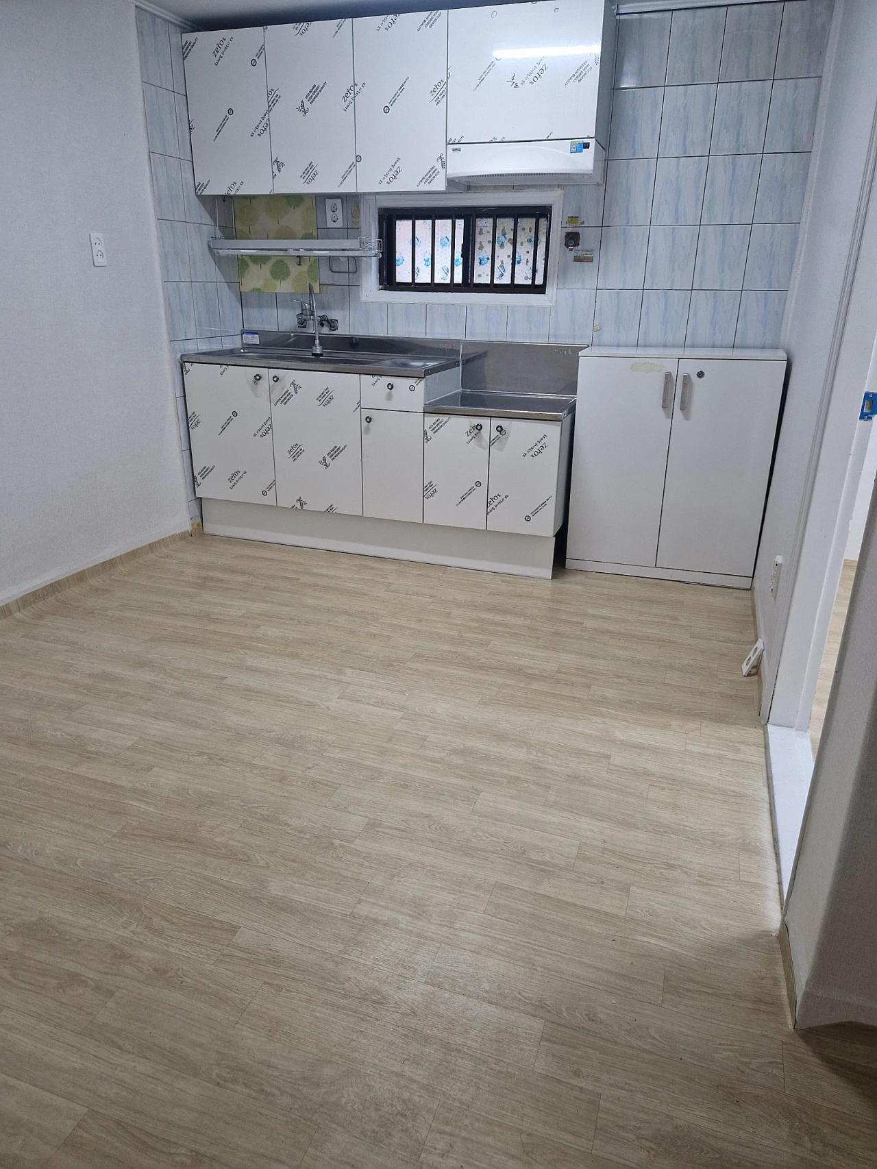 Room image 18